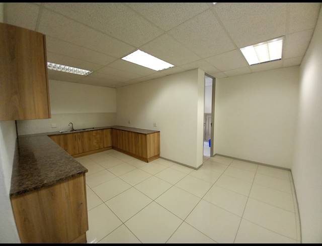 360M² OFFICE TO LET IN BRYANSTON